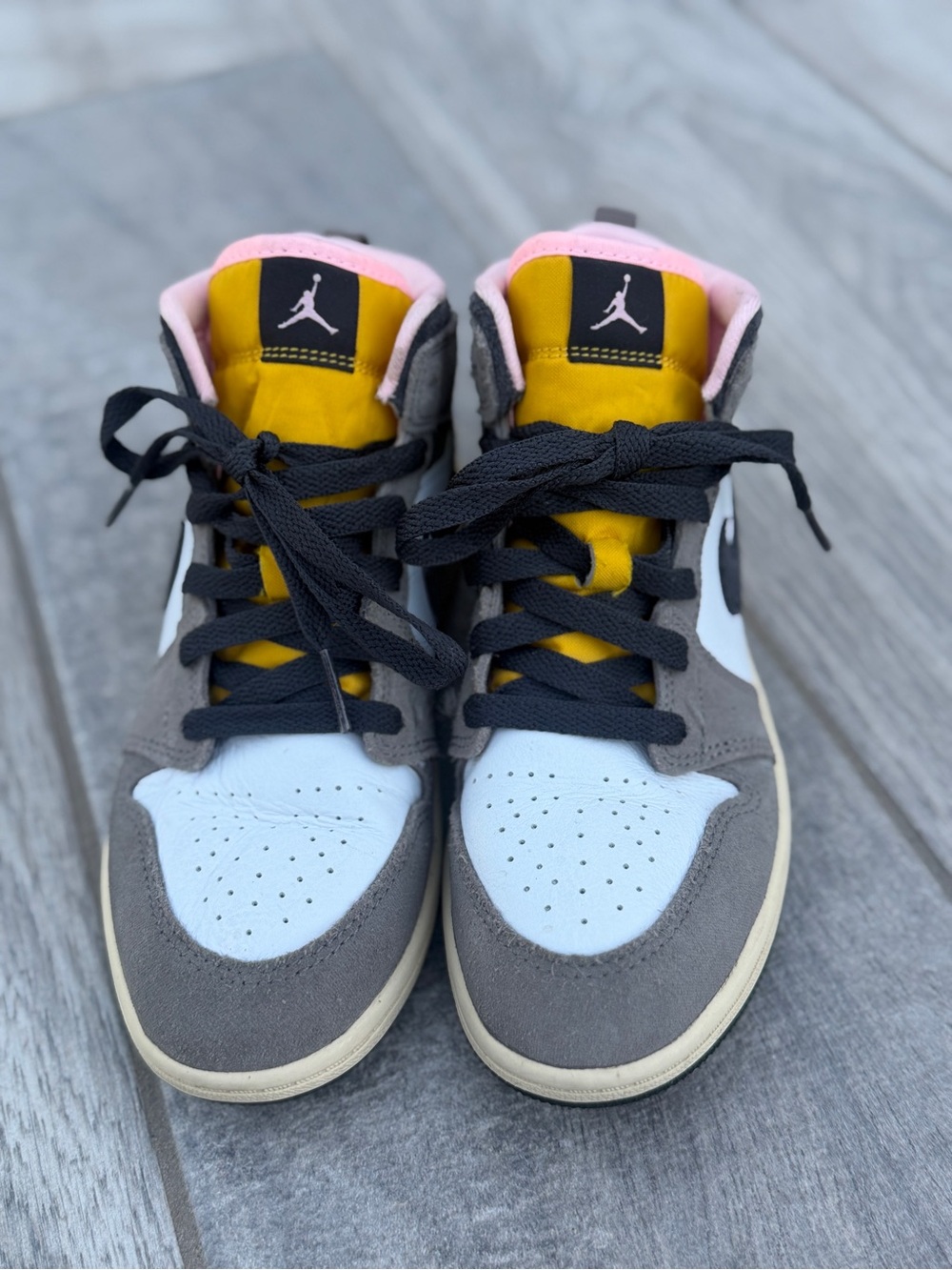 Nike Air Jordan 1 Mid SE white Oil gray cave stone